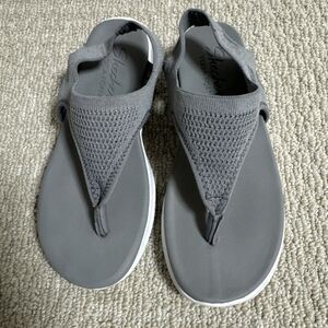 Skechers Yoga Foam grey ultra flex motion Sandals - Women's Size 7